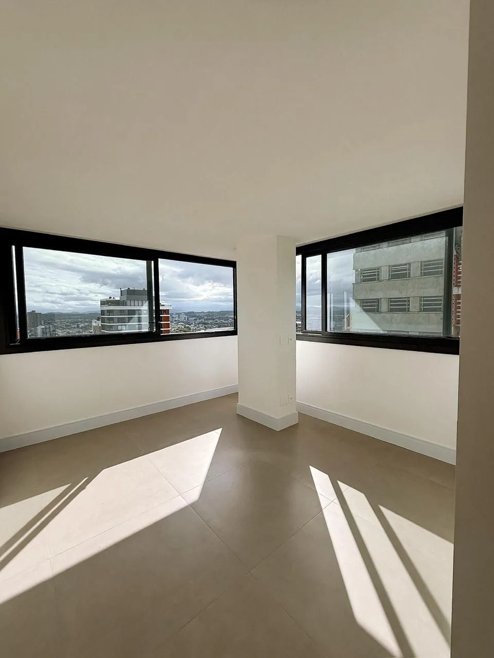 Imagem Apartamento à venda em Torres, Predial, com 2 quartos, 78.58m2