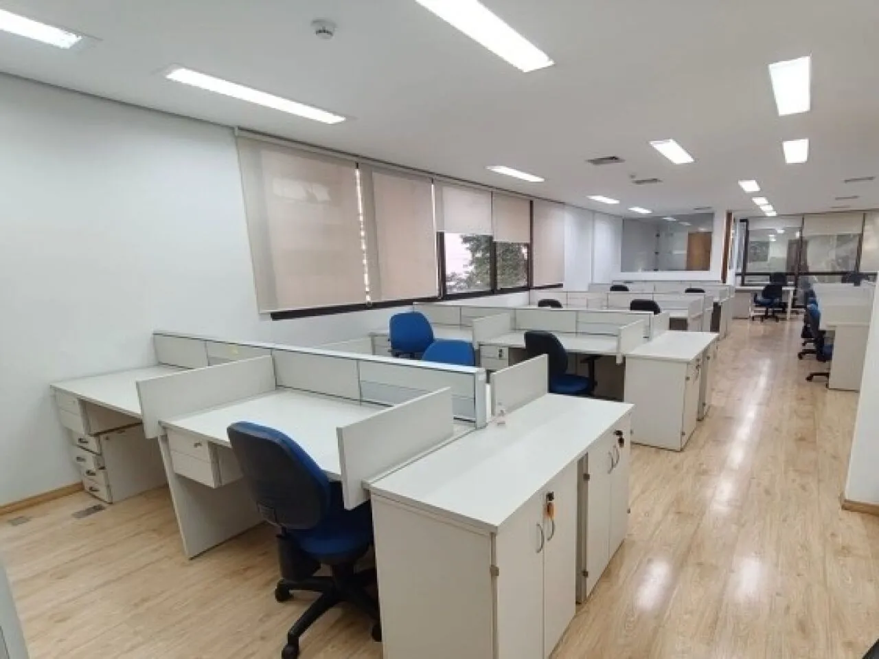 Imagem Sala comercial com 251m², para locação, com salas e vão livre, 6 vagas, na Vila Olímpia
