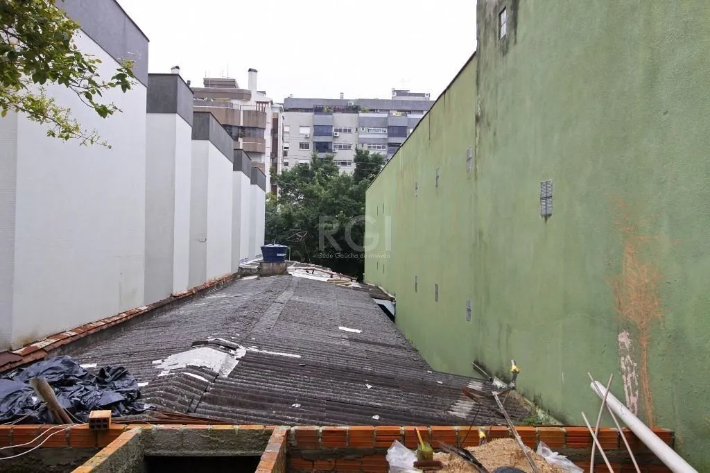 Imagem Terreno com Casa Para comprar com 3 dormitórios 111 m²
