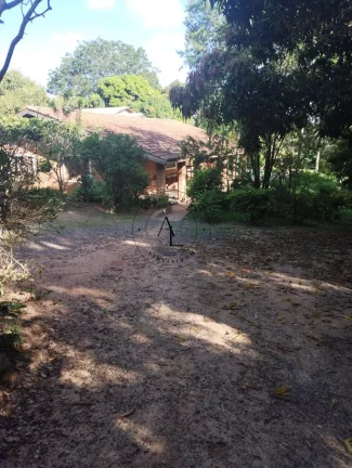 Imagem Refúgio dos Sonhos: Chácara com Piscina, Churrasqueira, Jardim e Campo de Futebol em 3.800m2