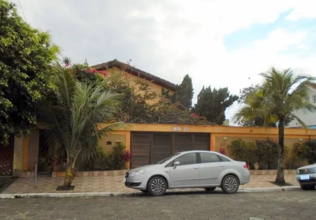 Imagem LINDA CASA DE 4 DORMITORIOS E PISCINA - PERMUTA ABCD SP