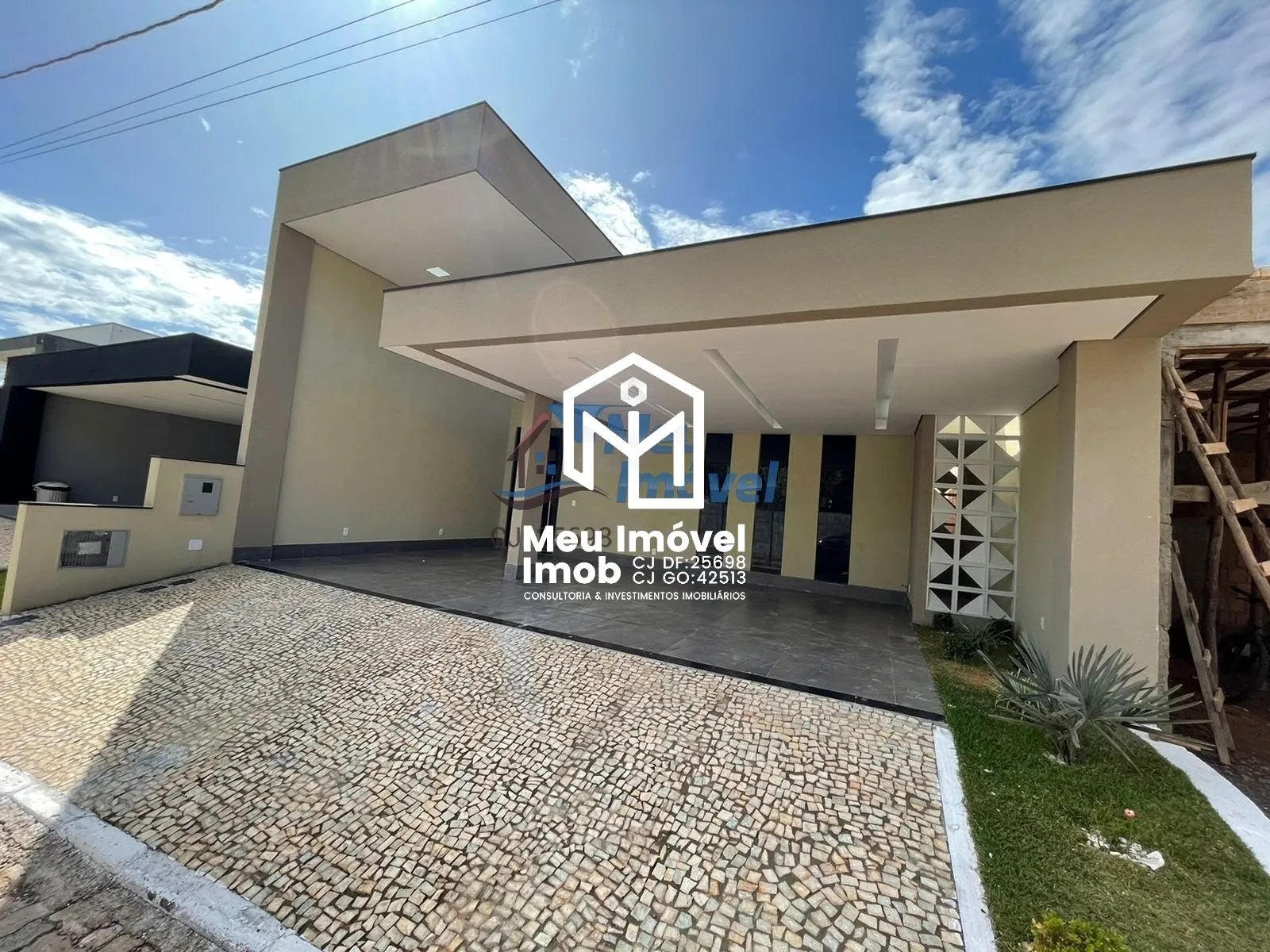 Imagem Casa 4 Quartos 4 suítes Alto Padrão 2 Vagas 260m² Arniqueira
