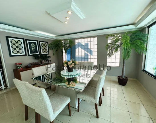 Imagem Casa espetacular à venda em Condomínio na Granja Viana