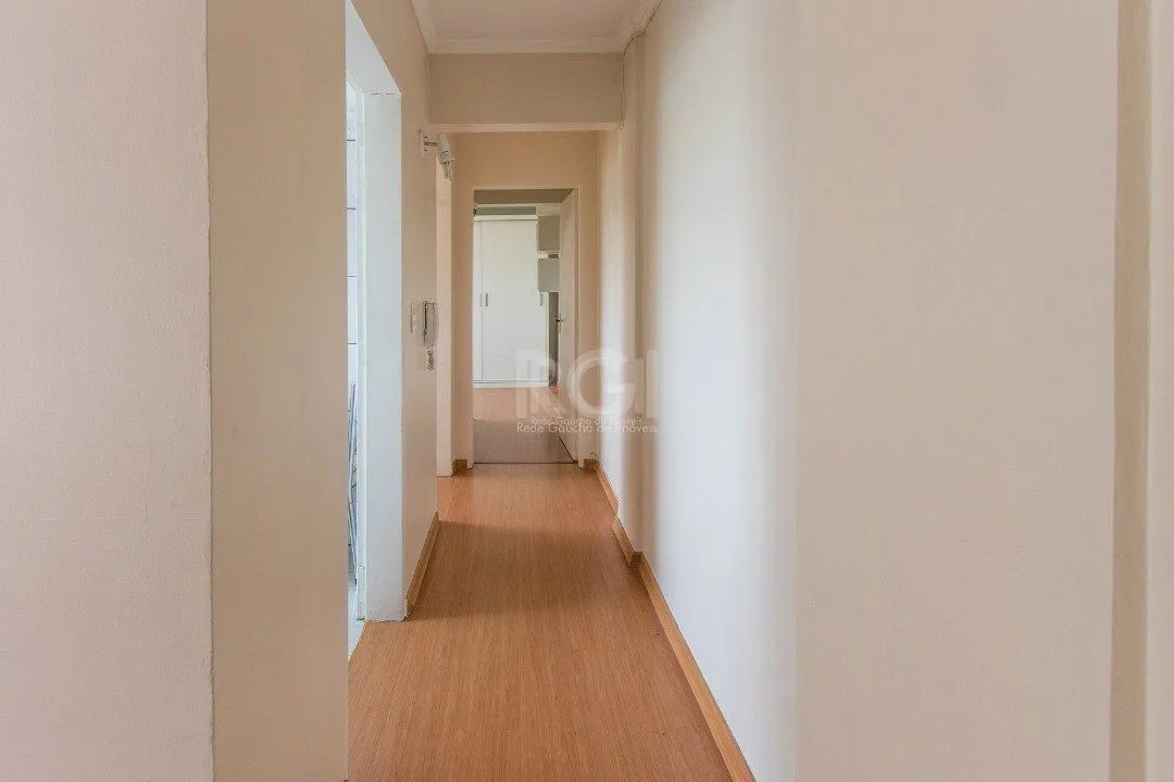 Imagem Apartamento de 2 dormitórios e 1 vaga de garagem no bairro Cristal.