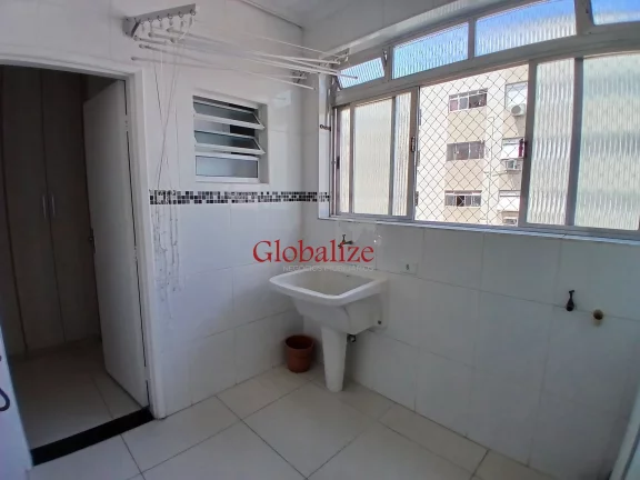 Imagem Apartamento 02 dormitórios dependência de empregada vaga de garagem elevador no Campo Grande - Santos R$ 585.000,00