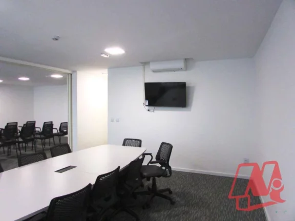 Imagem No bairro Higienópolis, sala de 43m² com vaga.