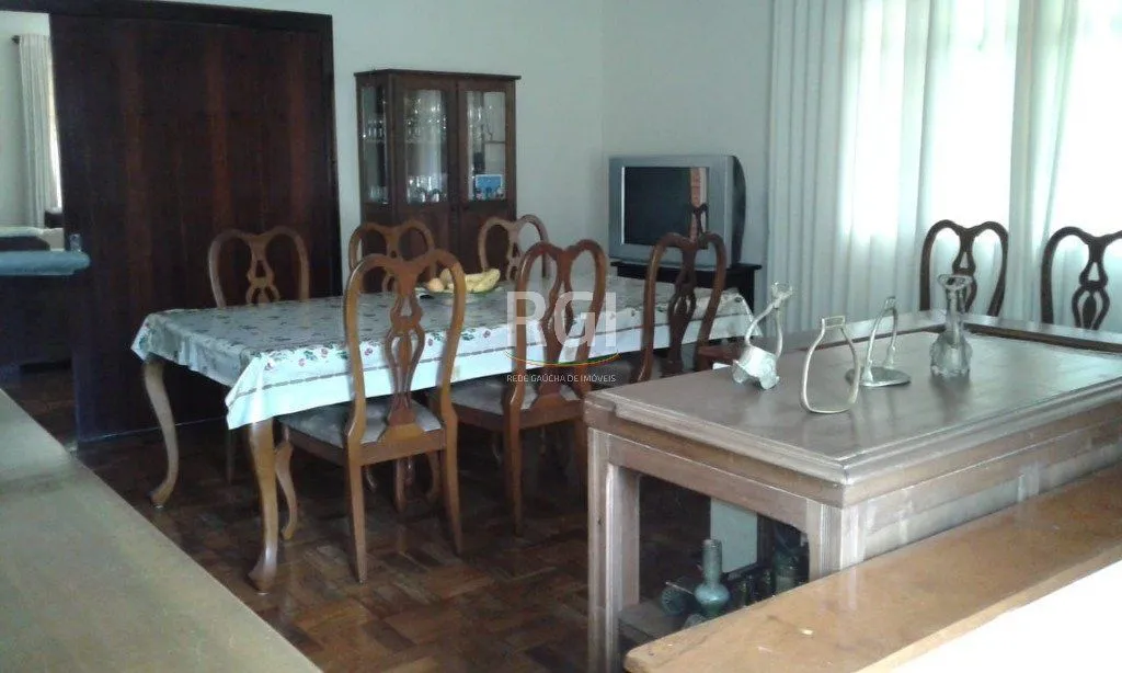 Imagem Sítio para Venda - 230m², 3 dormitórios, sendo 1 suites, 4 vagas - Centro