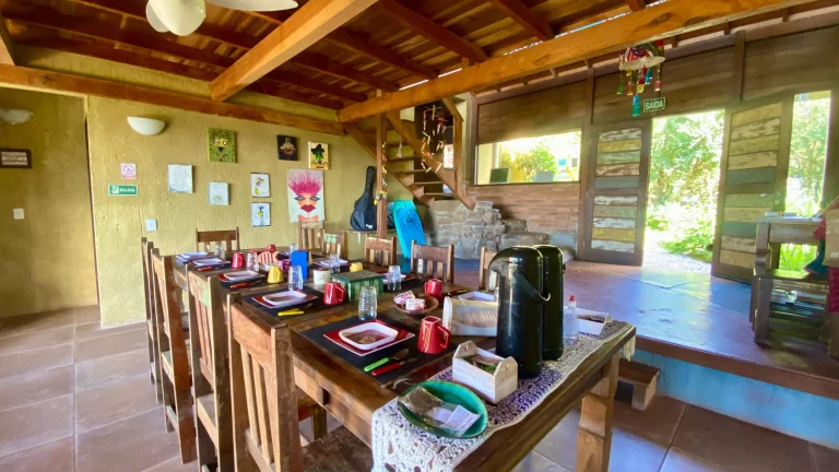 Imagem Oportunidade: Pousada Comercial à Venda na Praia da Gamboa, Garopaba-SC com Vista para o Mar!