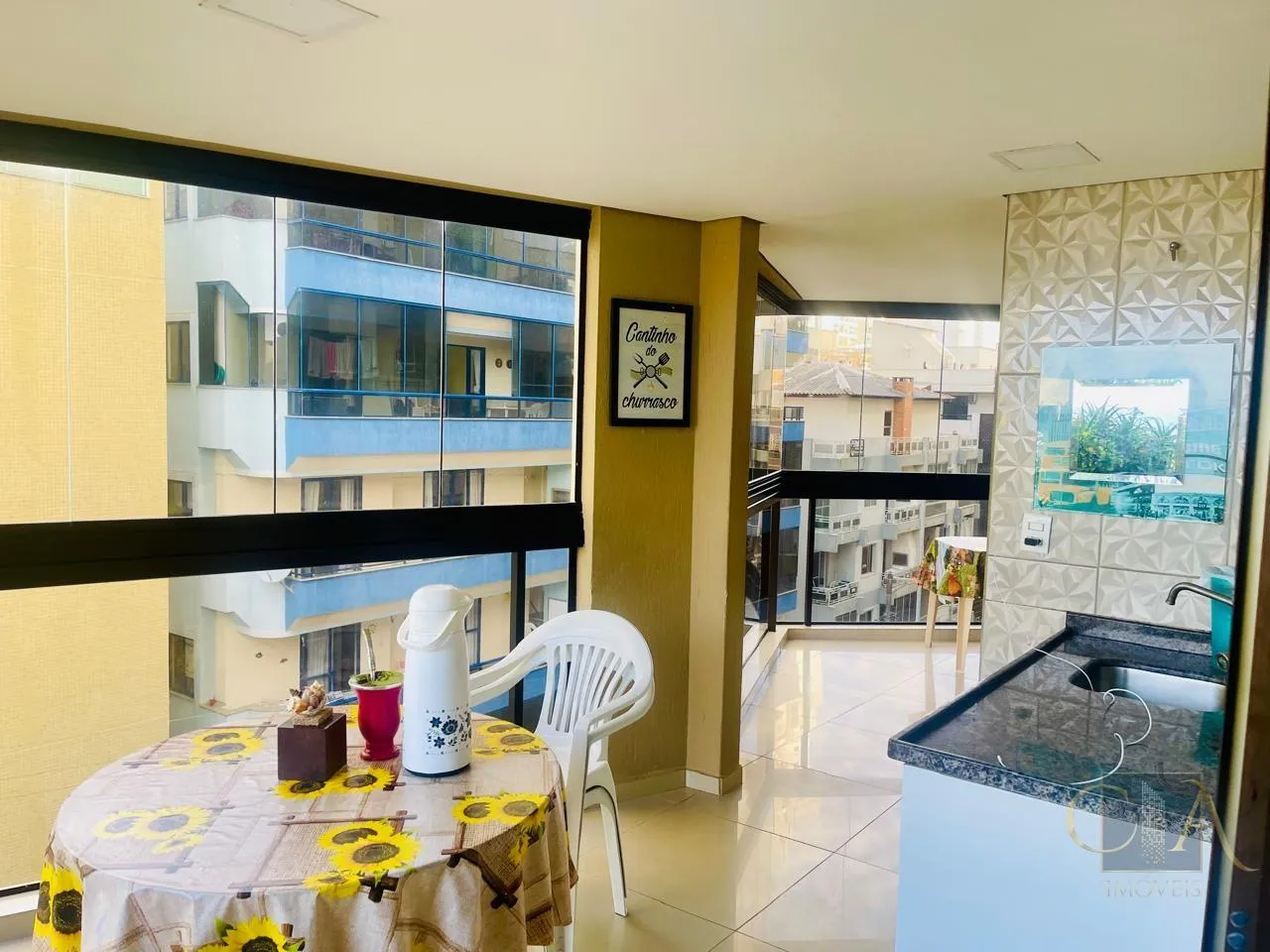 Imagem Apartamento para Temporada em Itapema, Meia Praia, 4 dormitórios, 1 suíte, 4 banheiros, 2 vagas