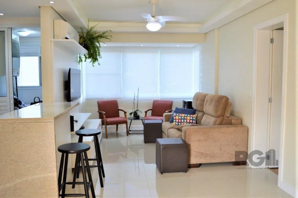 Imagem Excelente apartamento 2 dorm. sendo 1 suite, com terraço, churrasqueira, semimobiliado - 1 vaga dupla - Bairro Cidade Baixa