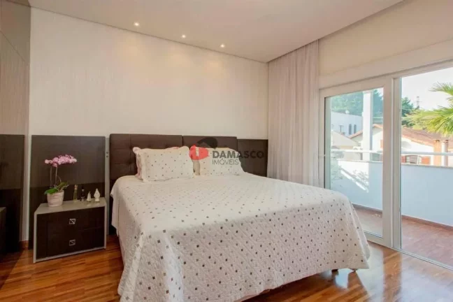 Imagem Sobrado à venda 4 Quartos, 4 Suites, 6 Vagas, 550M², Jardim São Caetano, São Caetano do Sul - SP