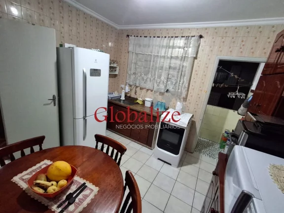 Imagem Apartamento à venda com 66,7m², 2 quartos, sala ampla, vaga coletiva por R350.000,00 no Embaré em Santos