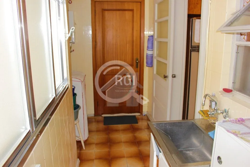 Imagem Exclusividade - Apartamento desocupado, semi-mobiliado, de três dormitórios e uma vaga na garagem ...