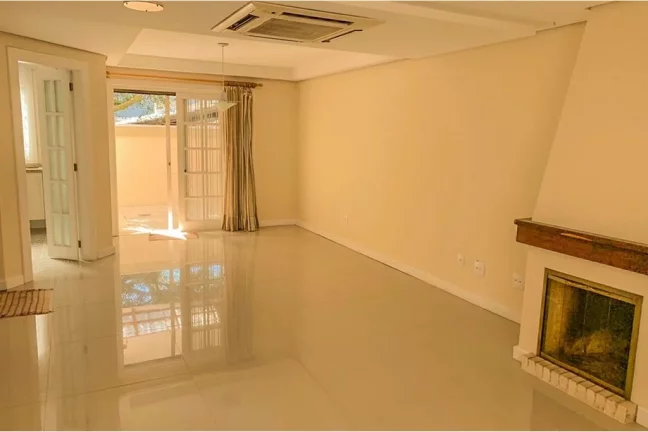 Foto do imóvel Casa em Condomínio para venda em Porto Alegre