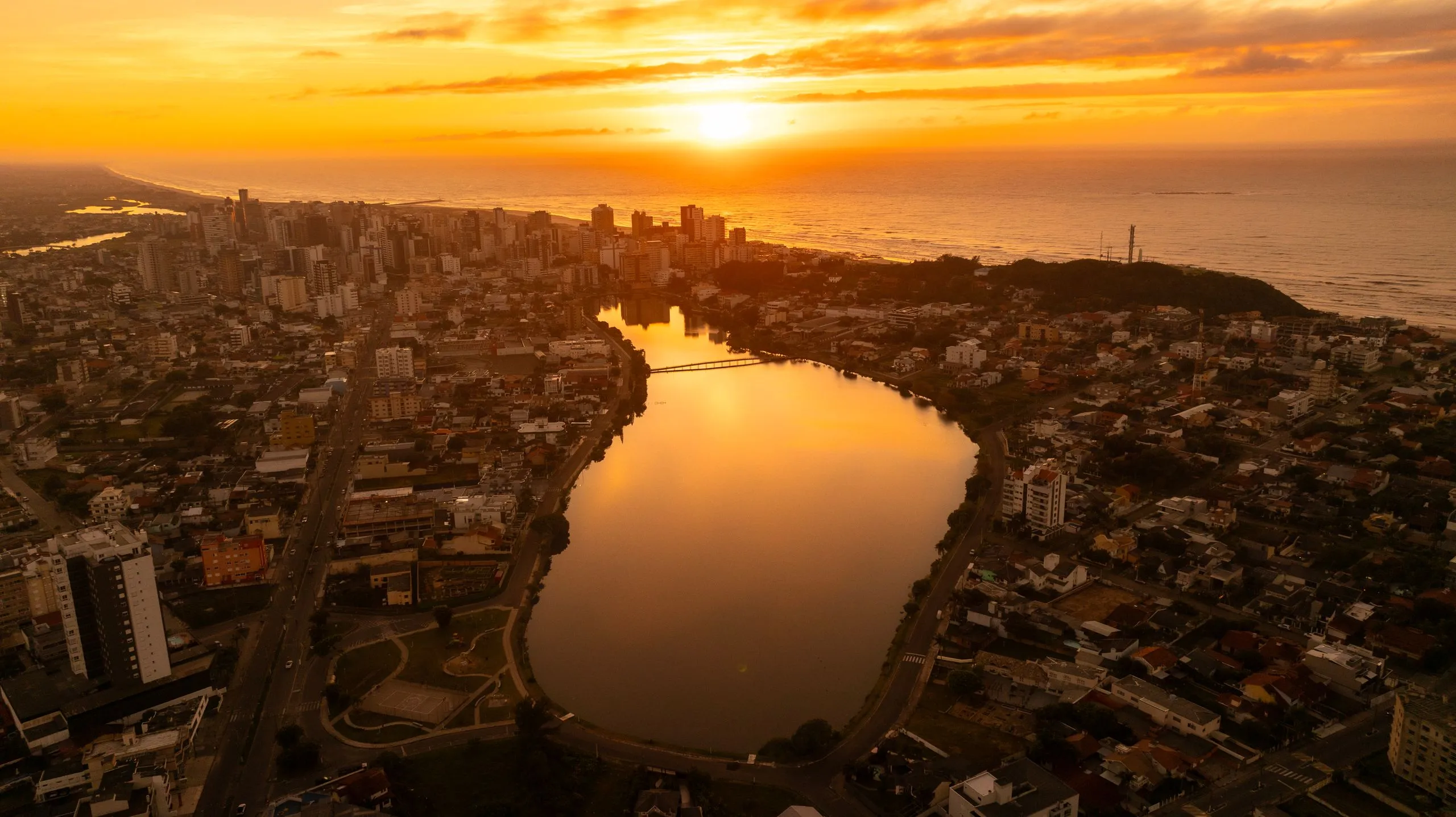 Imagem Apartamento à venda em Torres, Centro, com 2 quartos, 84.42m2