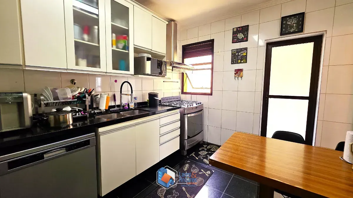 Imagem Cobertura para venda em Vila Hamburguesa com 4 quartos, sendo 2 suítes, 227m²