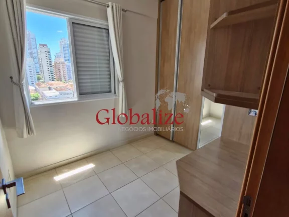 Imagem Apartamento com 3 quartos, 1 suíte e duas vagas de garagem no coração da Pompeia, em Santos. Valor R$ 1.120.000,00.