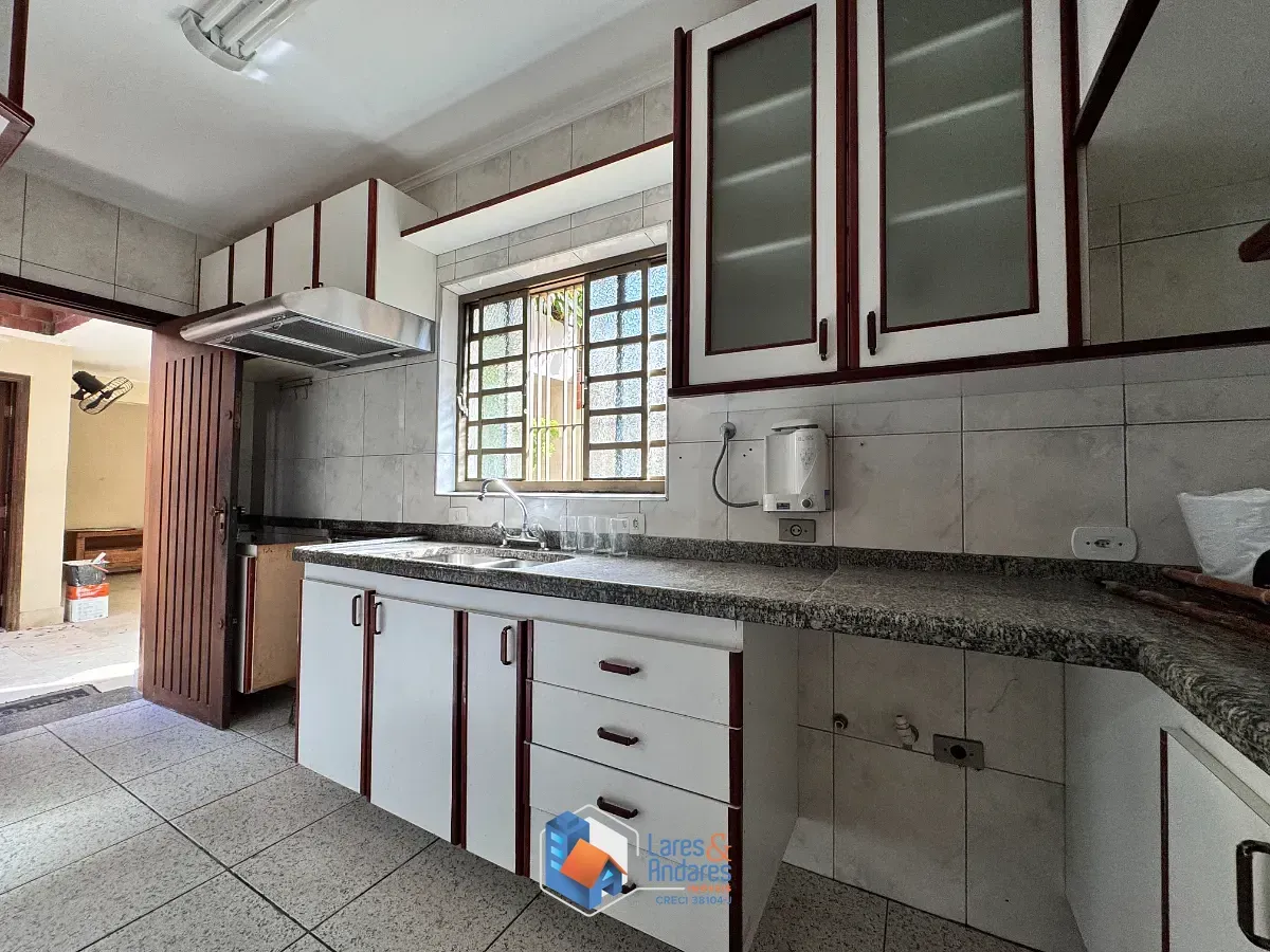 Imagem Casa de vila para venda em Planalto Paulista com 4 quartos, sendo 2 suítes, 330m²