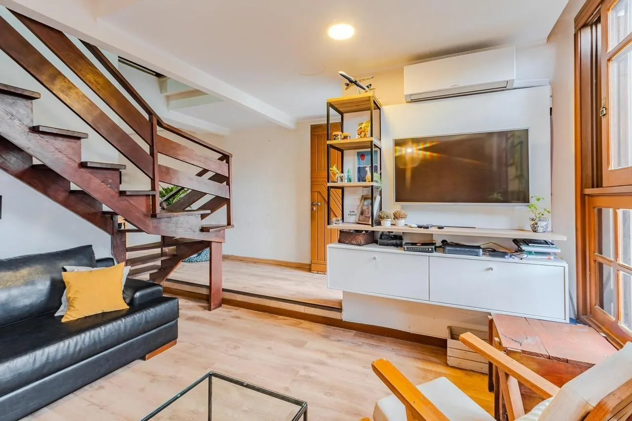 Imagem Casa em condomínio 3 dormitórios e sótão bairro Cristal
