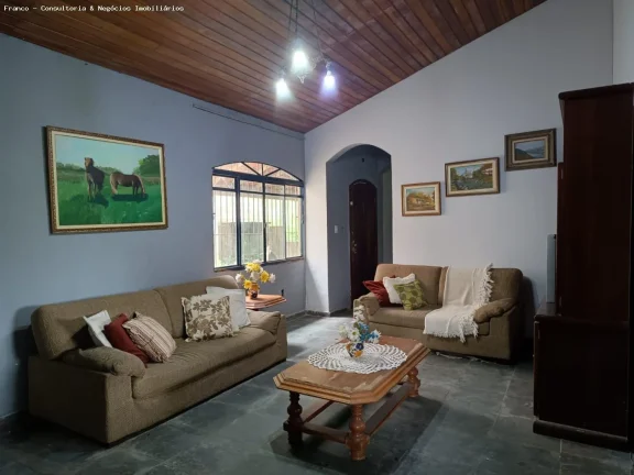 Imagem Casa para Venda em Arujá, Granjas Urupes, 5 dormitórios, 2 suítes, 6 banheiros, 4 vagas