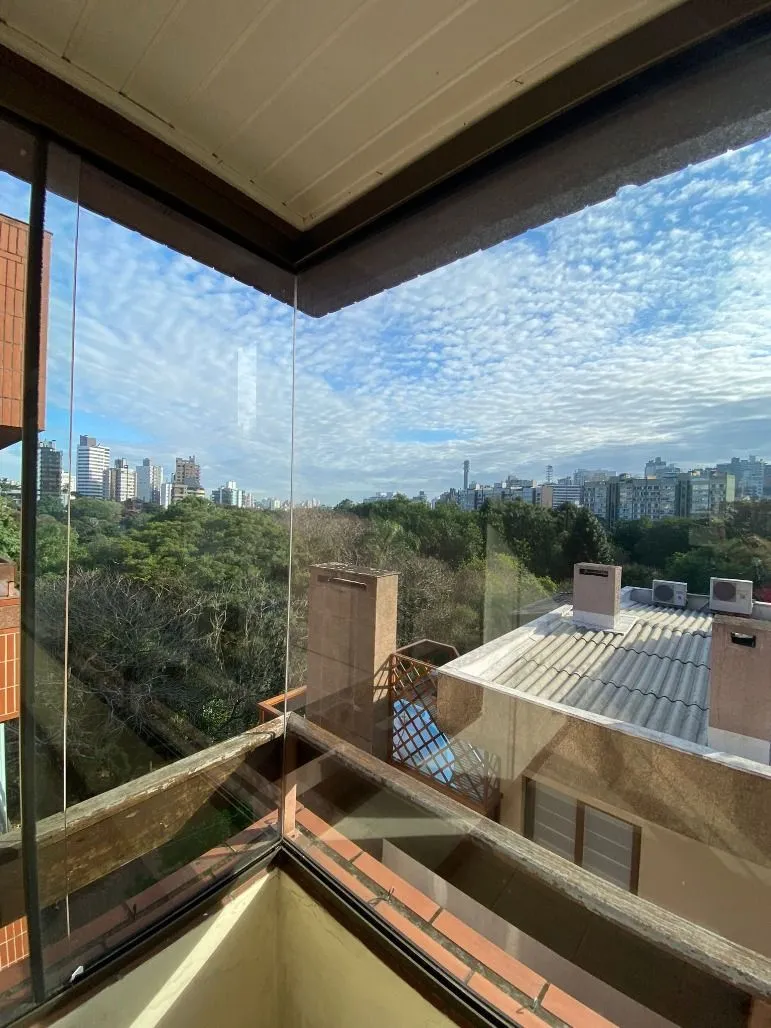 Imagem Cobertura 196m² 3 dorm. 1 Suíte + 2 vagas Petrópolis - Porto Alegre
