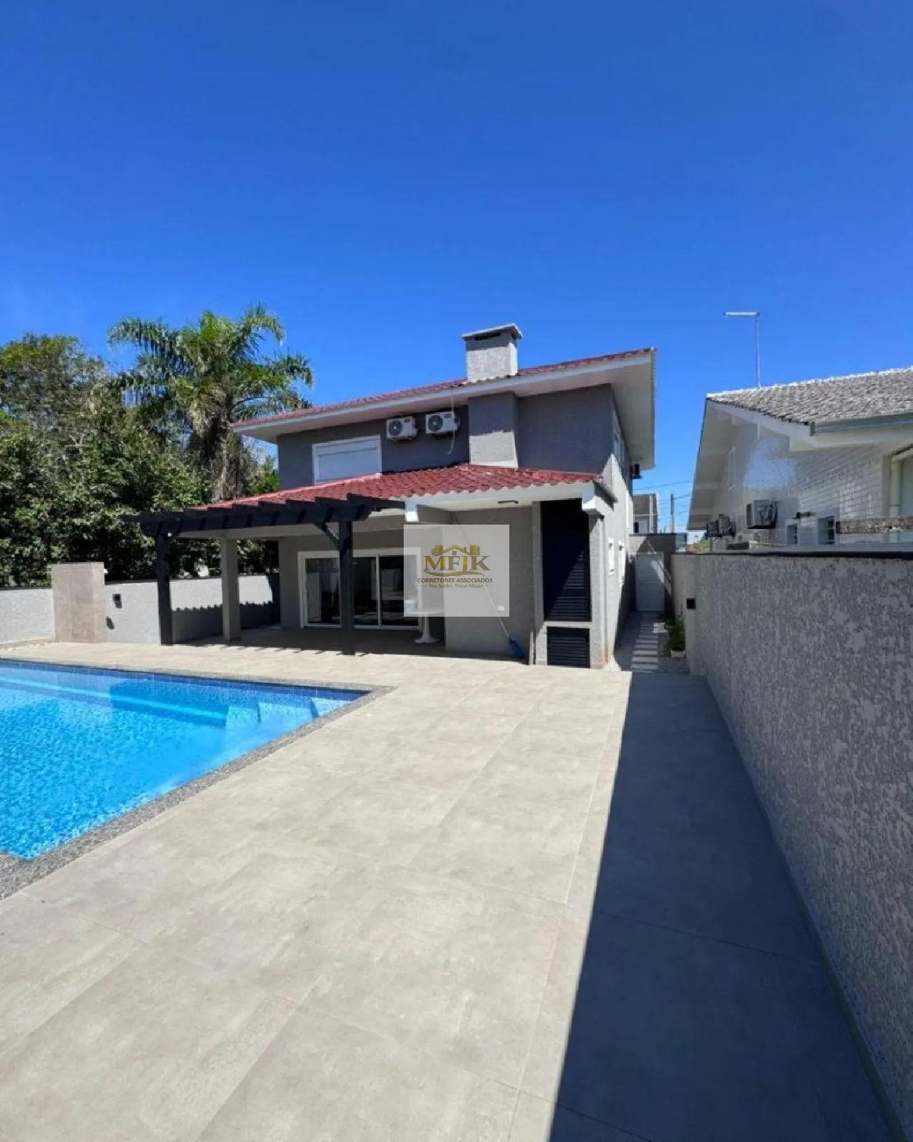 Foto do imóvel Casa com 4 quartos e 360 m² à venda em Atami Sul