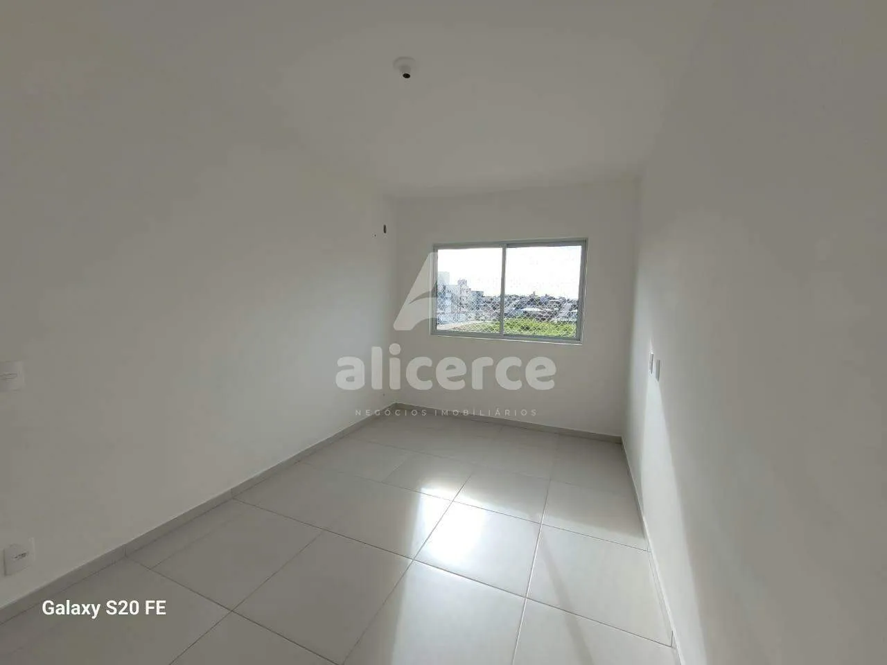 Imagem Apartamento á venda com 02 Dormitórios em Areias - São José -SC.