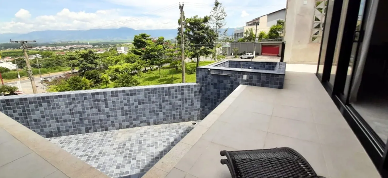 Imagem Casa à venda 3 Quartos, 3 Suites, 4 Vagas, 489M², Village Mantiqueira, Guaratinguetá - SP