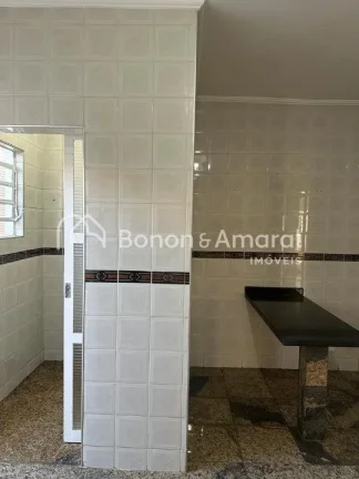 Imagem Imóvel com excelente acabamento, estrutura sólida e totalmente reformado. Com 3 dormitórios, todo...