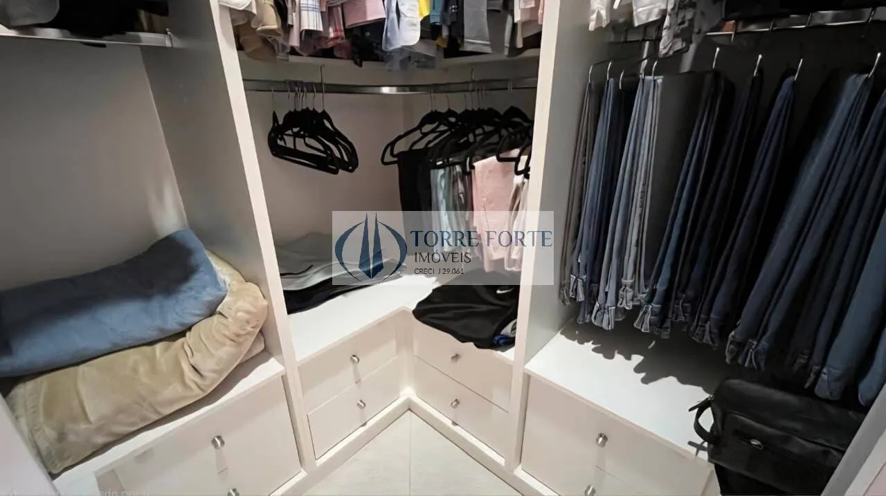 Imagem Lindo sobrado com 134 m², 3 dormitórios, 1 suíte com closet + Ar e piscina