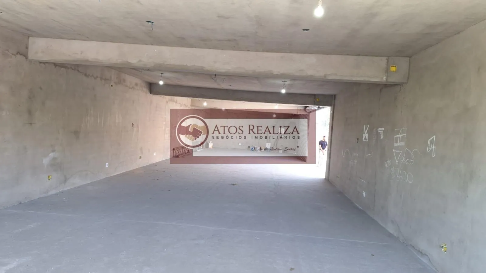 Imagem Galpão para Alugar no Jardim Santa Bárbara, SP - 170m², 2 Banheiros