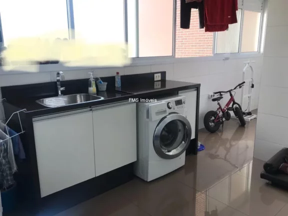 Imagem Imperdível! Apartamento de luxo com 3 suítes e 4 vagas na Vila Mariana, SP - 236m² de pura elegância. Agende sua visita agora!
