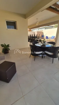 Imagem Casa excelente à venda no Condomínio Terras do Cancioneiro, em localização privilegiada. O imóv...