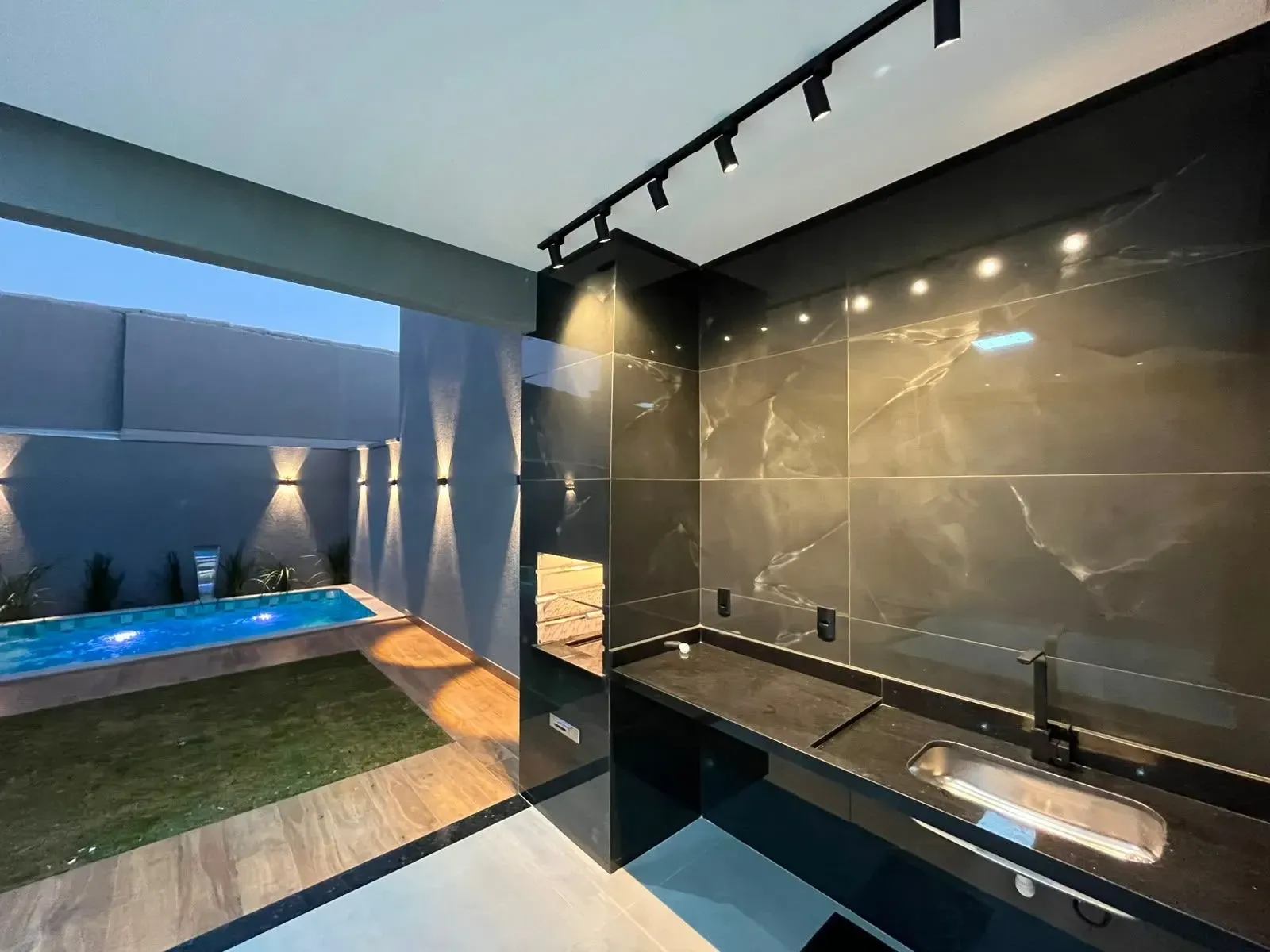 Imagem Casa com 3 Quartos à Venda, 164 m² em Parque João Braz - Cidade Industrial - Goiânia