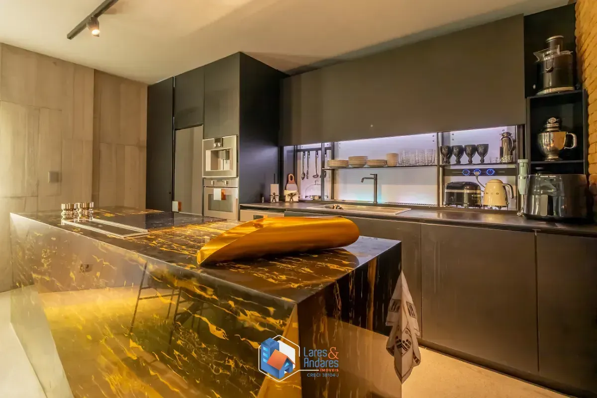 Imagem Duplex para venda em Cerqueira César com 2 quartos, sendo 2 suítes, 197m²
