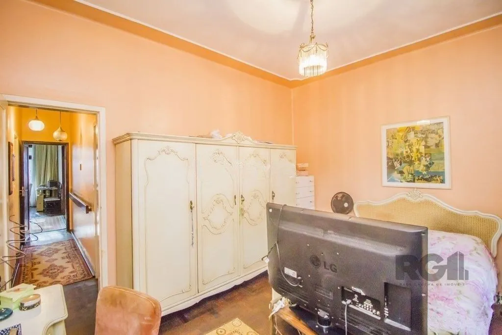 Imagem Casa de 4 dormitórios, bairro Santa Tereza