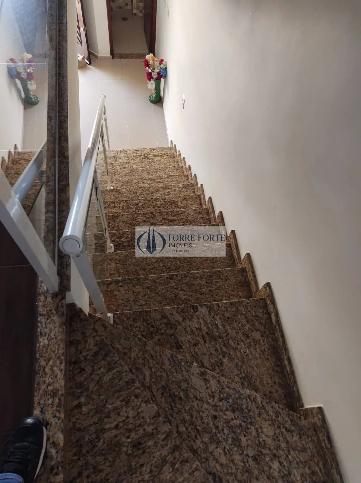 Imagem Sobrado em condominio com 3 dormitórios, 1 suite, 3 vagas na Vila Bertioga