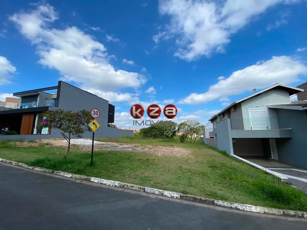 Imagem Terreno à Venda em Valinhos-SP Condomínio Bosque dos Cambarás 330m² de Área