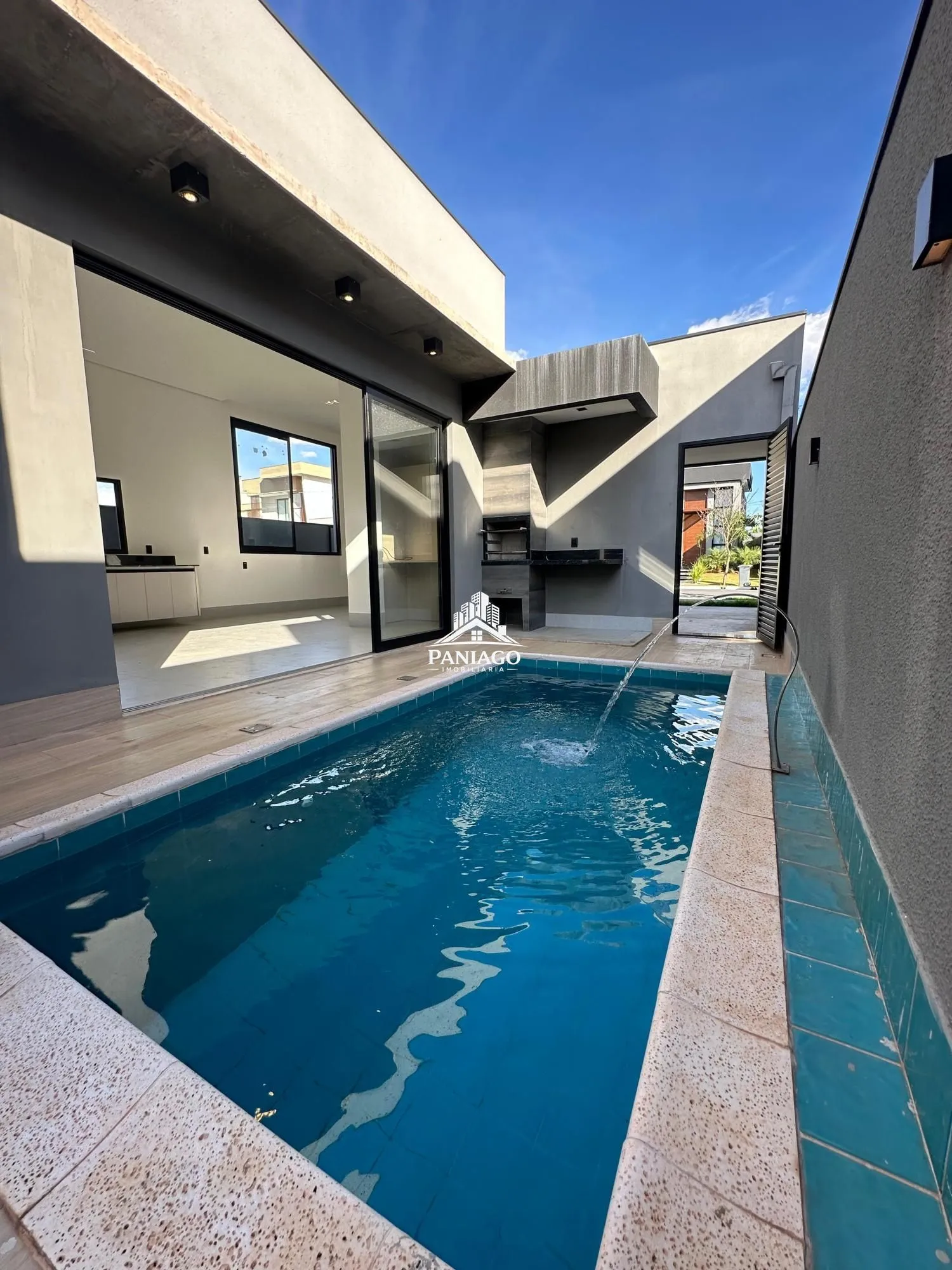 Foto do imóvel Casa Térrea para Locação no Primor das Torres 3 Quartos Suíte Master Piscina