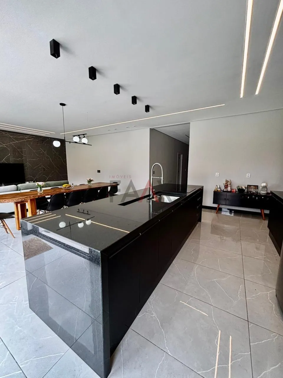 Imagem Espaço, Conforto e Investimento 2 Casas Área de Lazer Completa em 1.400m