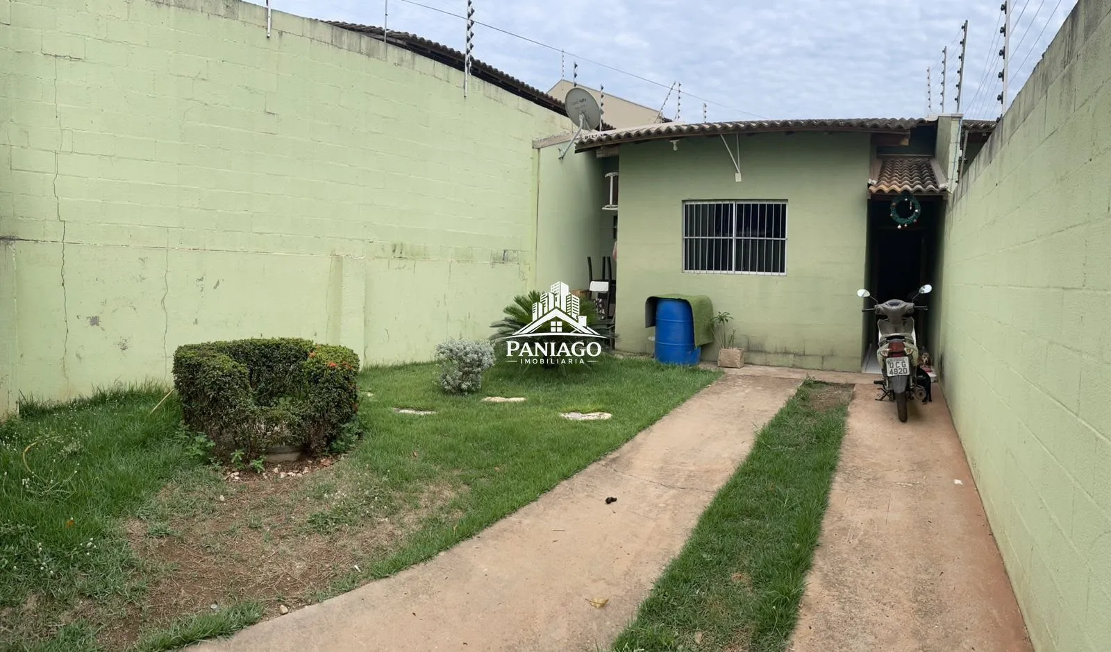 Foto do imóvel Casa com 2 Quartos e Piscina à Venda | 200 m²