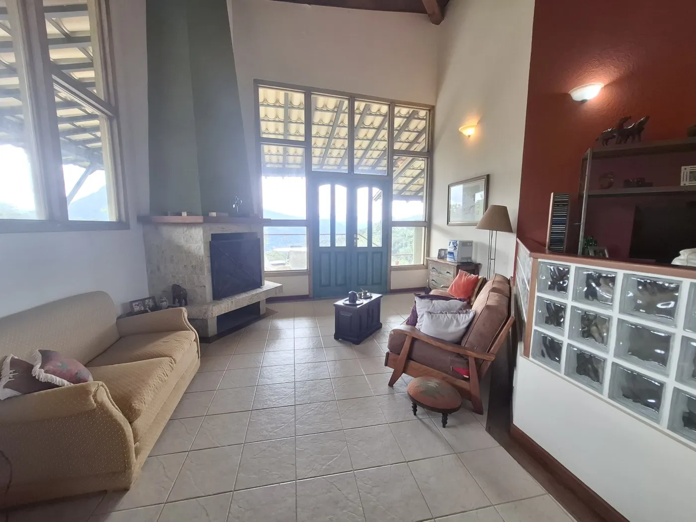 Imagem Casa em Condomínio para Venda em Teresópolis / RJ no bairro Green Valley