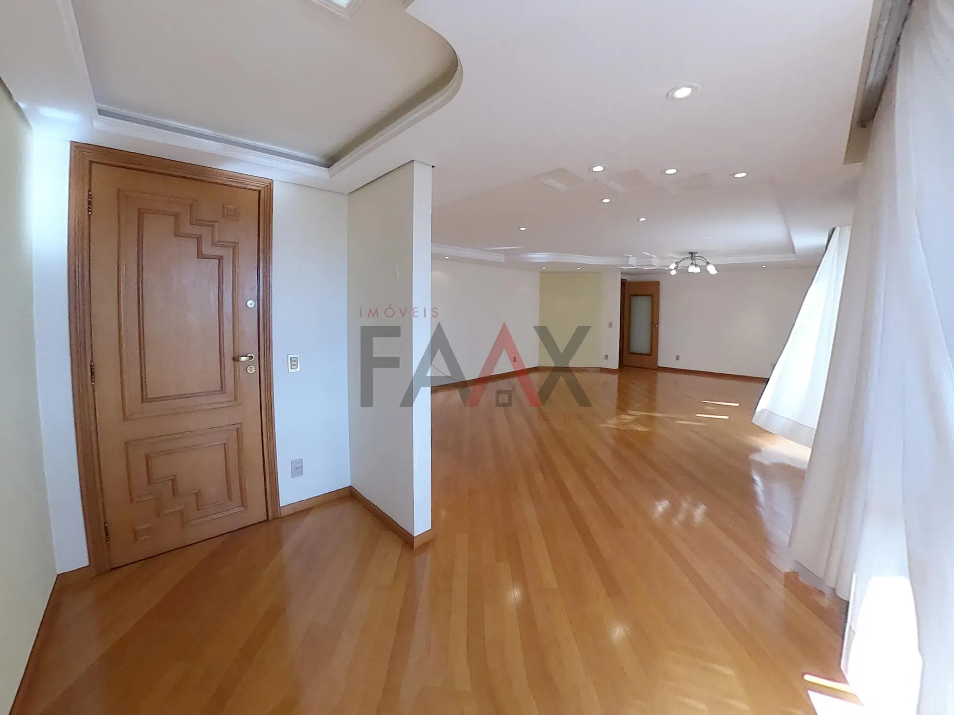 Imagem Apartamento à venda no centro ao lado da Catedral em Guarapuava - PR