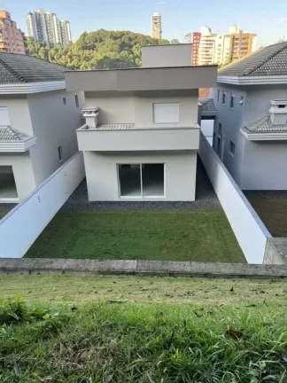 Imagem Residência de alto Padrão à venda em Joinville, bairro Glória