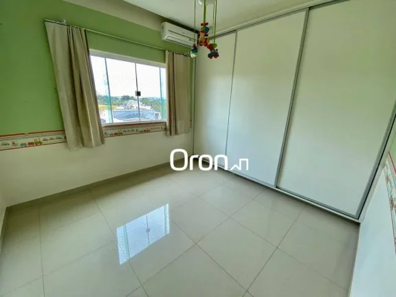 Imagem Sobrado à venda, 339 m² por R$ 1.850.000,00 - Condomínio do Lago - Goiânia/GO