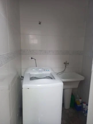 Imagem Sobrado com 200 m² sendo 2 Dormitorios e 2 Suítes e 2 Vagas de Garagens