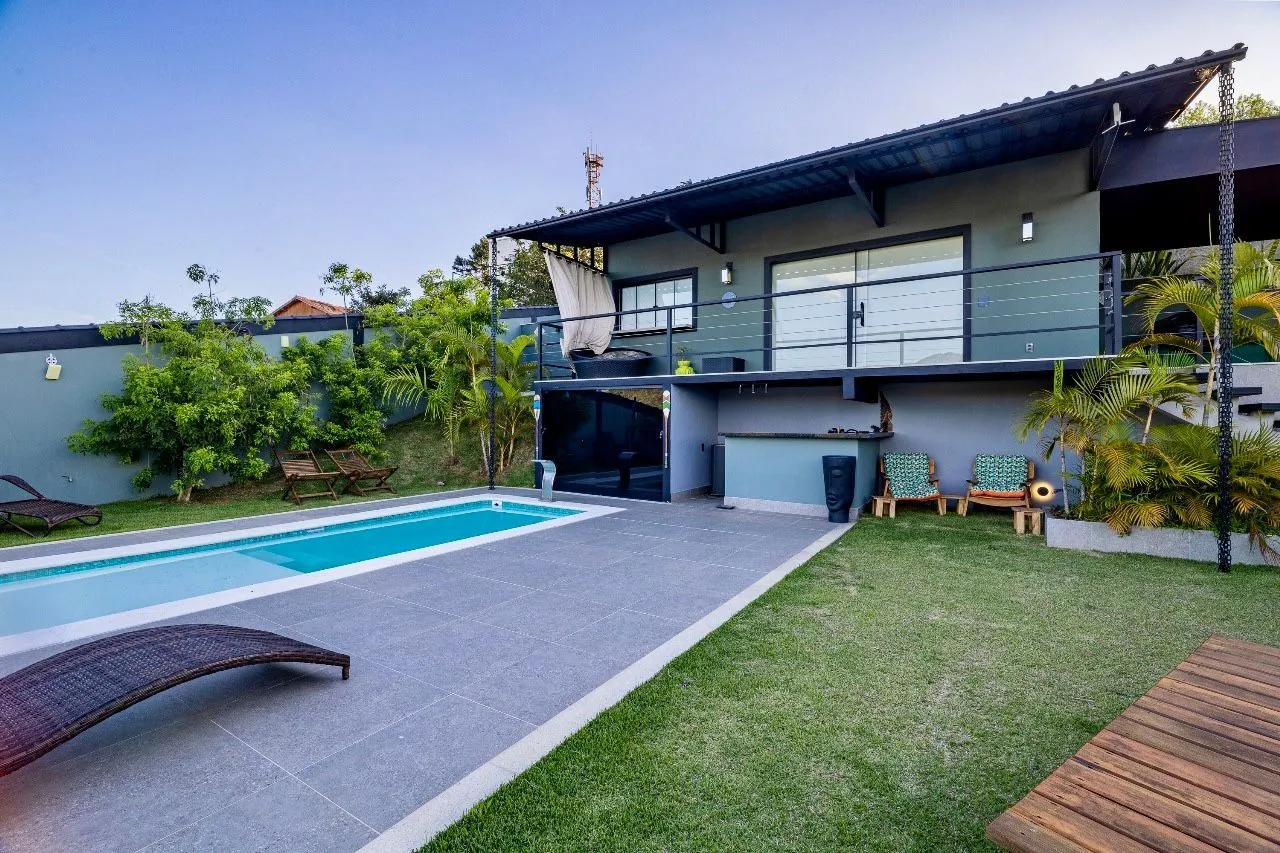 Imagem Casa em Condomínio para Venda em Teresópolis / RJ no bairro Albuquerque