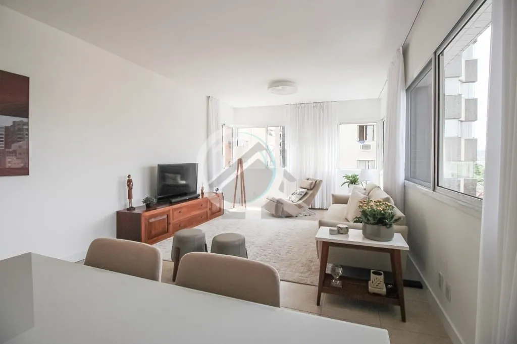 Imagem Apartamento de 3 Dormitórios com Suíte e 2 Vagas Cobertas no Bairro Petrópolis. Este apartamento ...