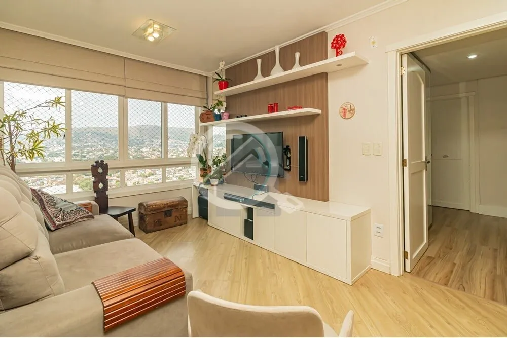 Imagem Apartamento amplo em andar alto com vista permanente e panorâmica da cidade, em rua arborizada e tr...