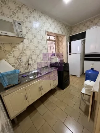Imagem Praia da enseada 50 metros da praia , apartamento com 1 dormitório , 2 banheiros, sala com varanda e possui 2 elevadores região Carrefour, ótima localização